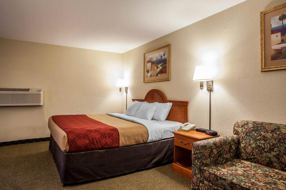Economy Inn & Suites Ганнибал Экстерьер фото