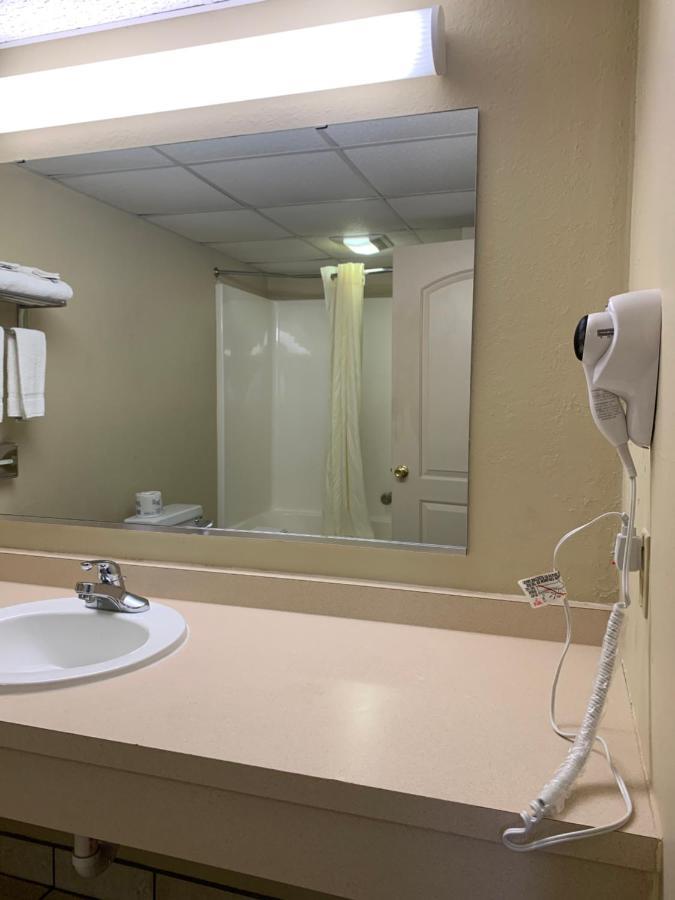 Economy Inn & Suites Ганнибал Экстерьер фото