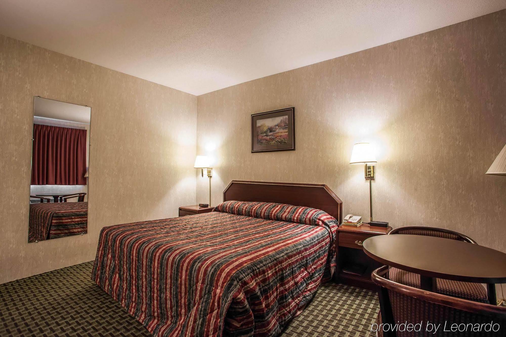 Economy Inn & Suites Ганнибал Экстерьер фото