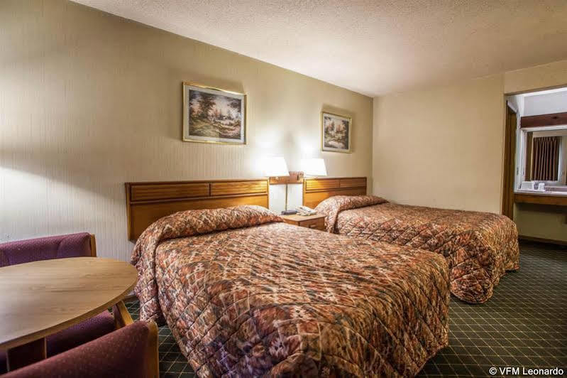 Economy Inn & Suites Ганнибал Экстерьер фото